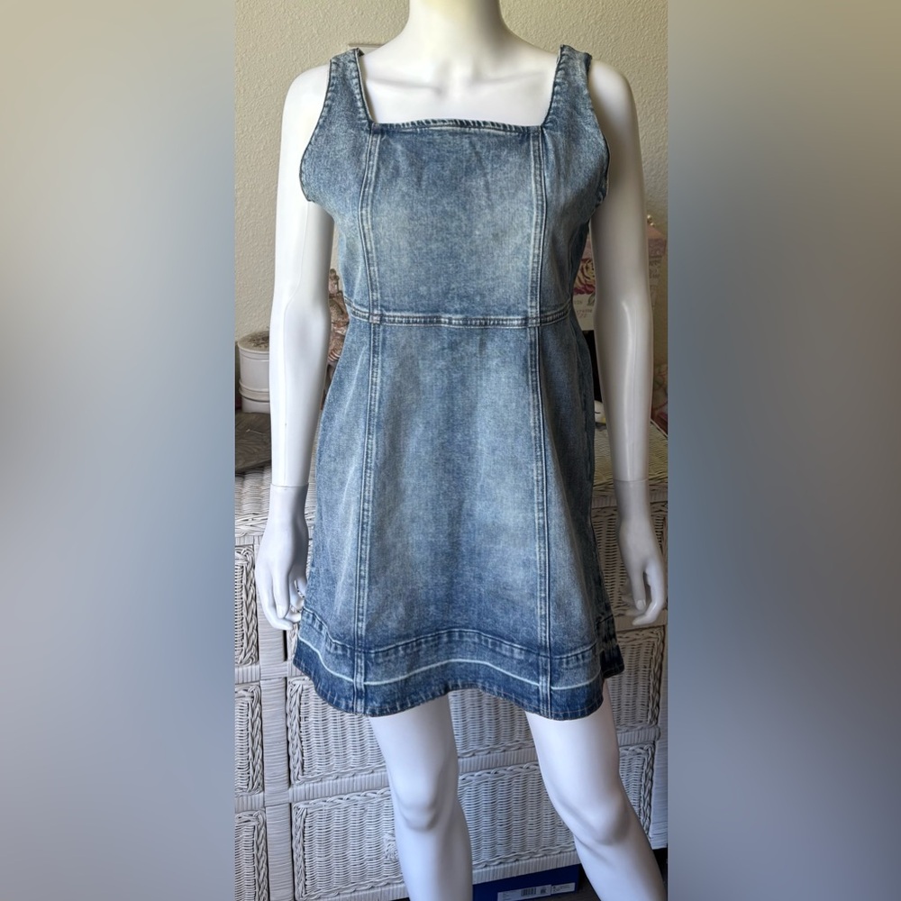 Alice + Olivia Denim Mini Dress Oversized Sleeveless in Medium blue wash Size 2